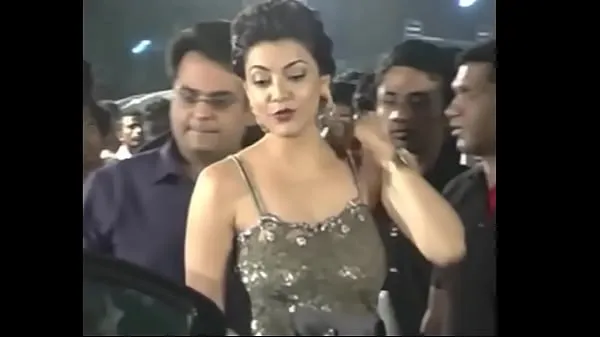 热Hot Indian actresses Kajal Agarwal showing their juicy butts and ass show. Fap challenge酷视频