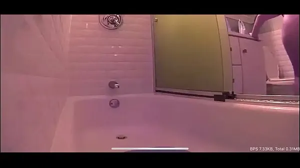 Old slut bathroom Video sejuk panas