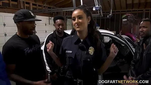 Vroči Police Officer Job Is A Suck - Eliza Ibarra kul videoposnetki