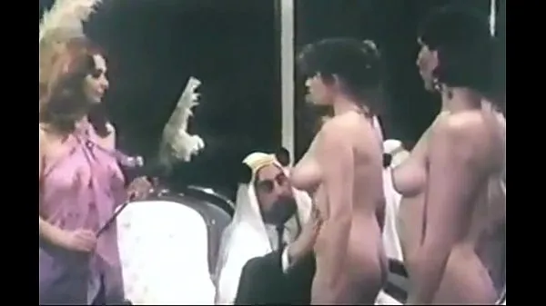 arab sultan selecting harem slave Video thú vị hấp dẫn