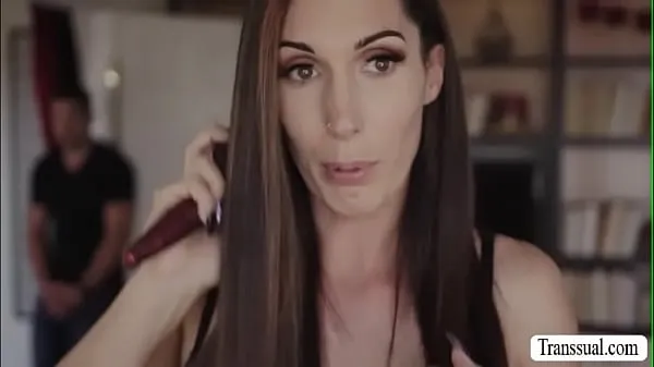 گرم Stepson bangs the ass of her trans stepmom ٹھنڈے ویڈیوز