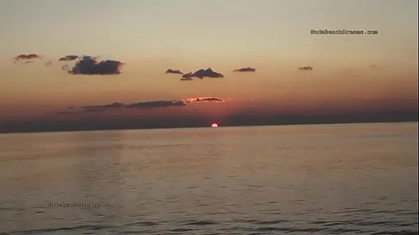 Vroči Russian couples fuck by the sea at sunset kul videoposnetki
