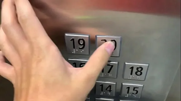 حار Sex in public, in the elevator with a stranger and they catch us بارد أشرطة الفيديو