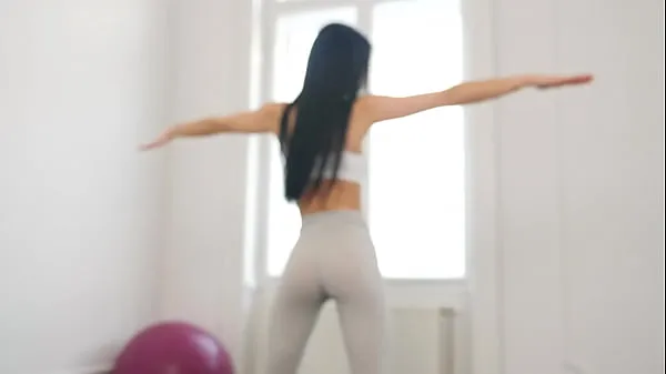 Heiße Fit18 - Simon Kitty - Lettisches Mädchen mit ganz natürlichen großen Titten hat Sex im Fitnessstudiocoole Videos