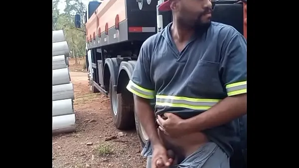 Worker Masturbating on Construction Site Hidden Behind the Company Truck Video sejuk panas