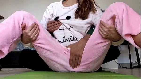 热asian amateur real homemade teasing pussy and small tits fetish in pajamas酷视频